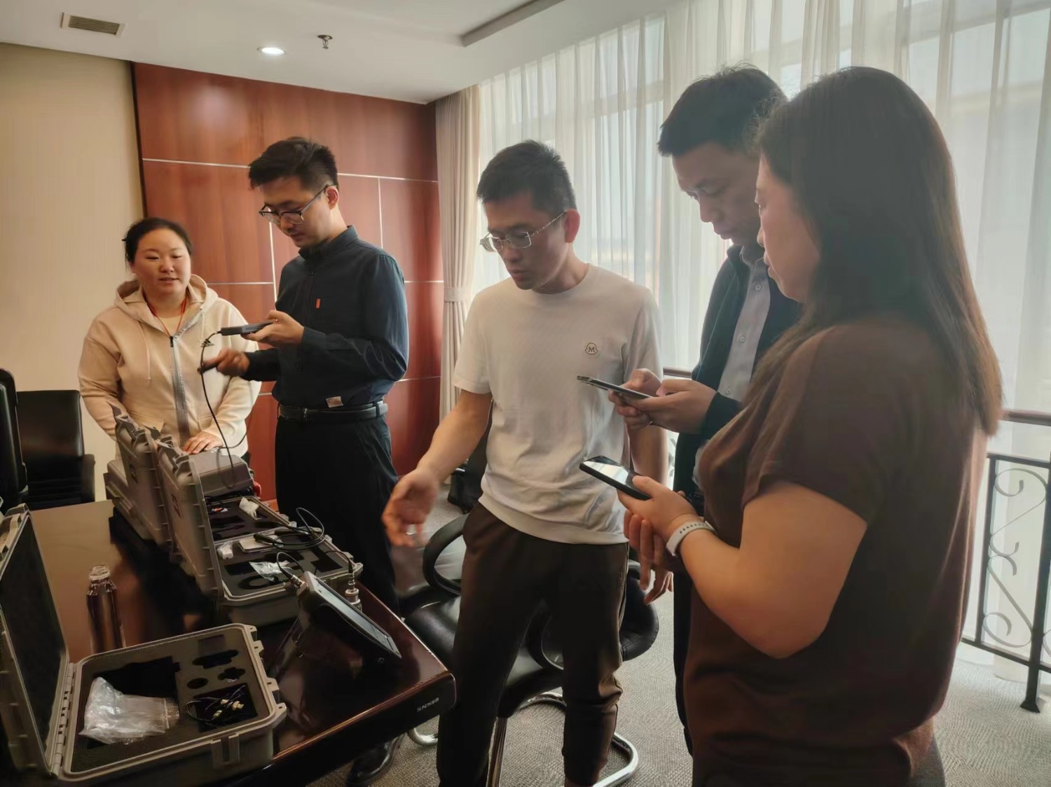 戳我試試